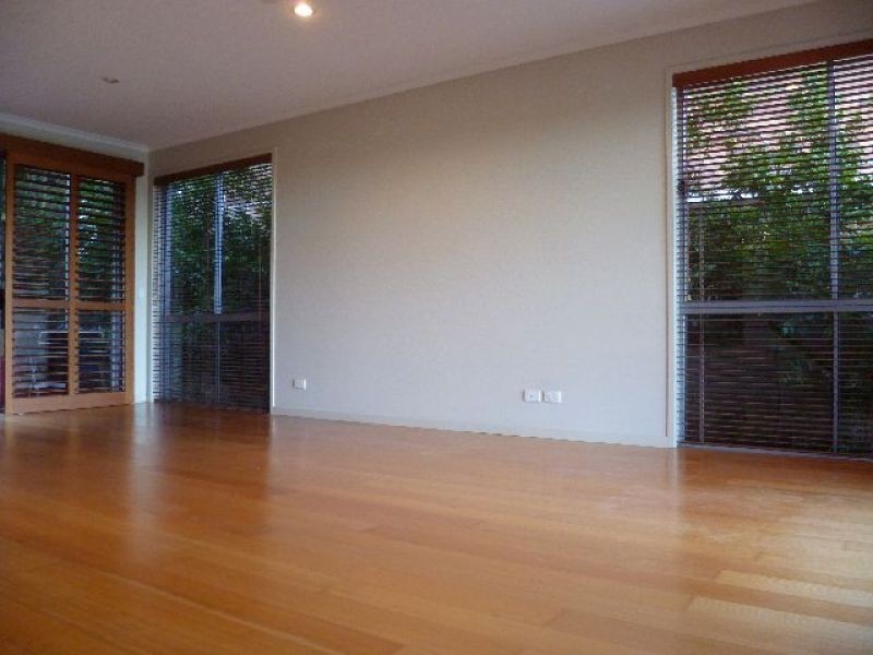 2/118 Railway Parade, Norman Park QLD 4170