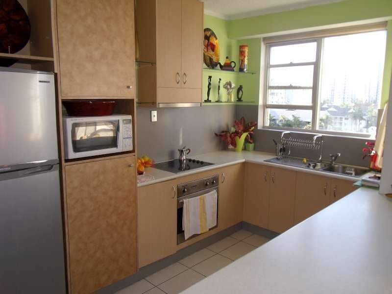 20/15 Pacific Street, Main Beach QLD 4217