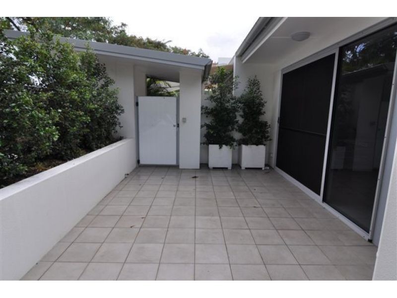 2, 14 Manning Street, Milton QLD 4064