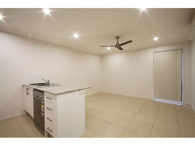 2/6 Adam Court, Kallangur QLD 4503
