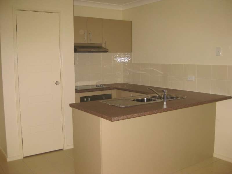 2, 21 Adam Court, Kallangur QLD 4503