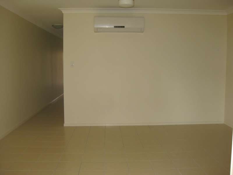 2, 21 Adam Court, Kallangur QLD 4503