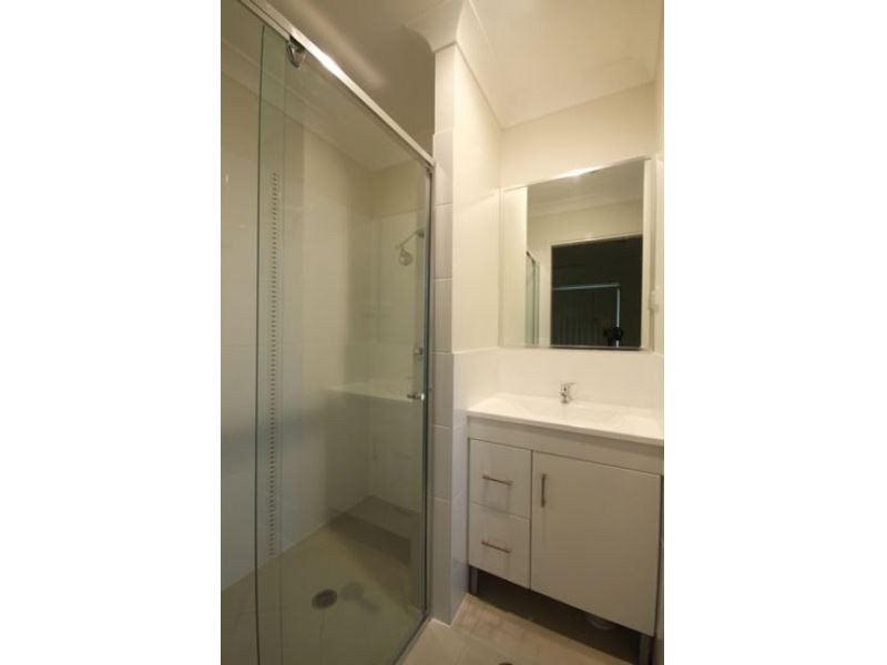 1/8 Gabrielle Court, Kallangur QLD 4503