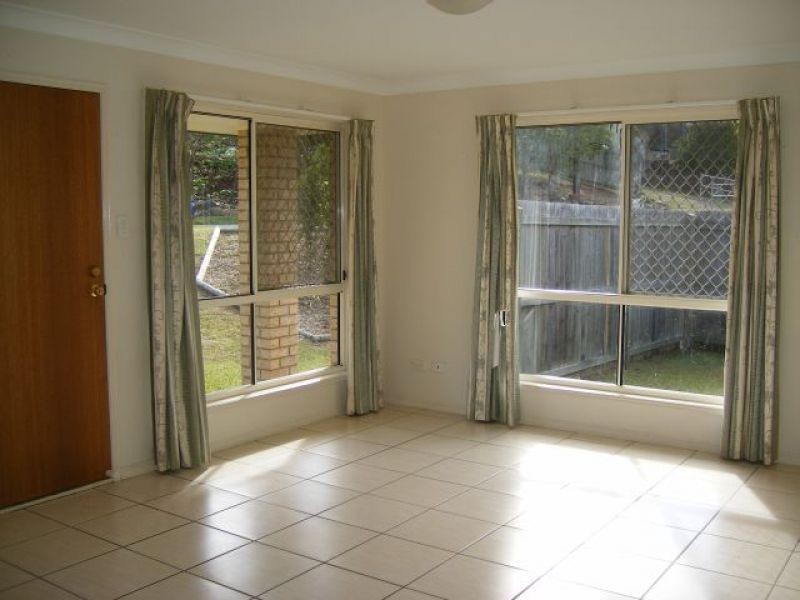 7 Kings Row, Edens Landing QLD 4207
