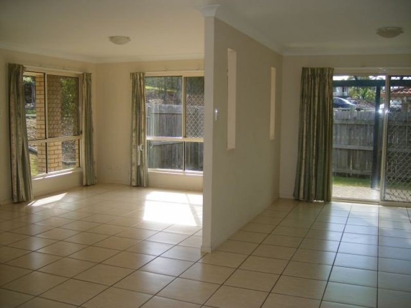 7 Kings Row, Edens Landing QLD 4207