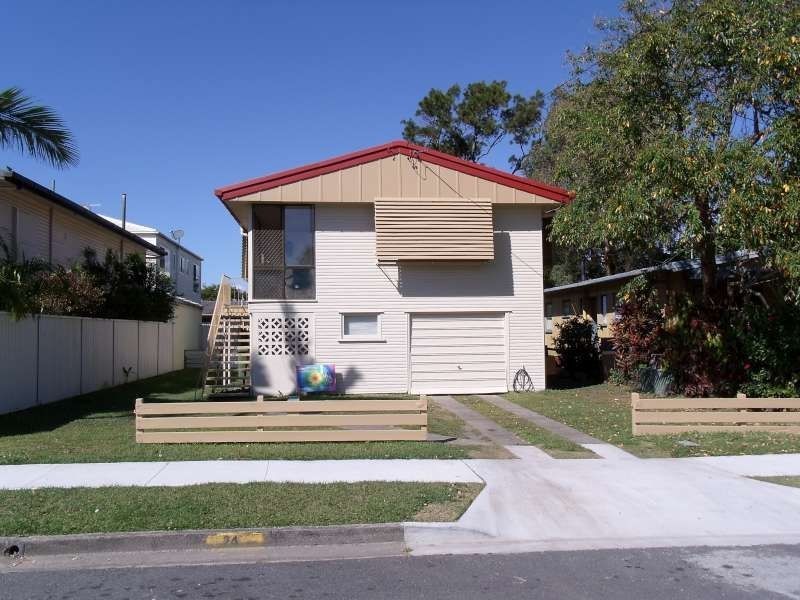 24 Clark Street, Biggera Waters QLD 4216