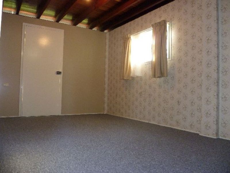 19 B Pine Street, Woodridge QLD 4114