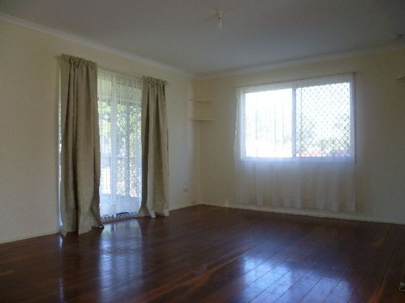 19 Pine Street, Woodridge QLD 4114