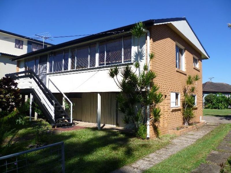699 Esplanade, Lota QLD 4179