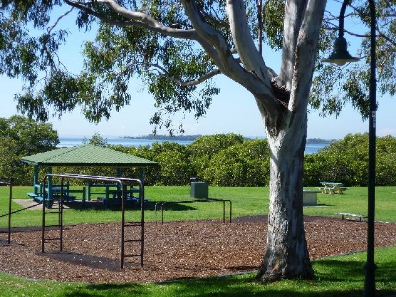 699 Esplanade, Lota QLD 4179