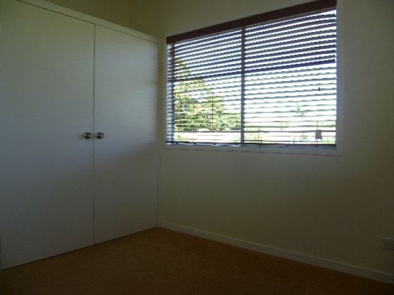 699 Esplanade, Lota QLD 4179