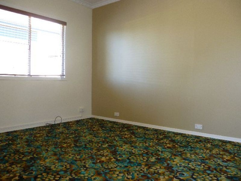 699 Esplanade, Lota QLD 4179