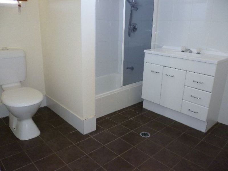 699 Esplanade, Lota QLD 4179