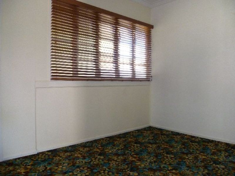 699 Esplanade, Lota QLD 4179