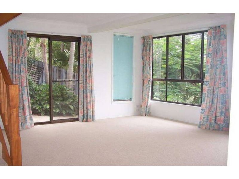 27 Bob Barnard Drive, Tugun QLD 4224