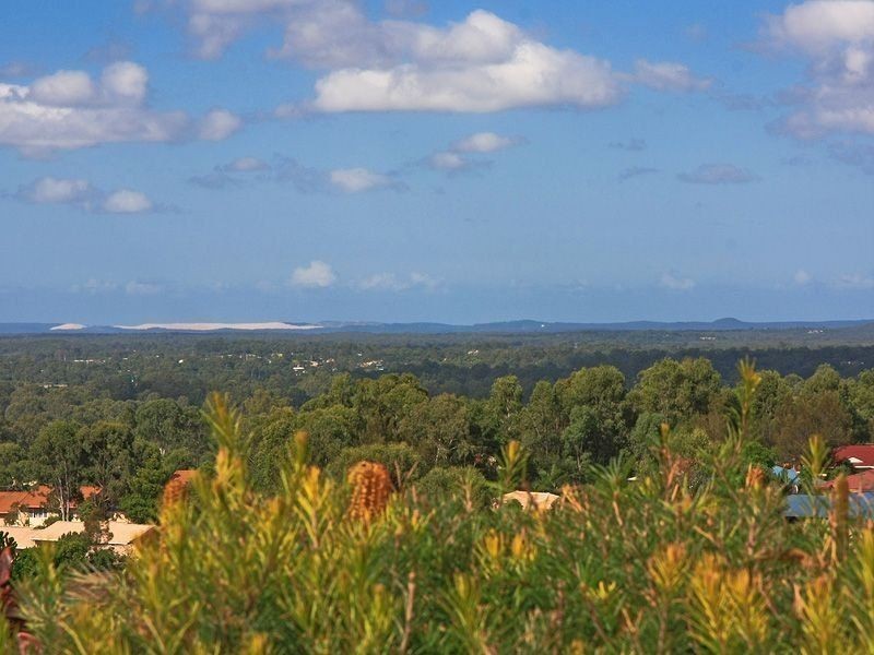 46 Hillside Crescent, Edens Landing QLD 4207