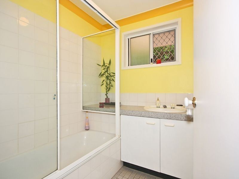 46 Hillside Crescent, Edens Landing QLD 4207