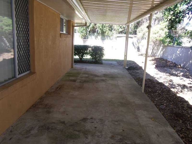 30 Bordeaux Parade, Mermaid Waters QLD 4218