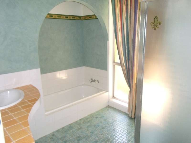 30 Bordeaux Parade, Mermaid Waters QLD 4218