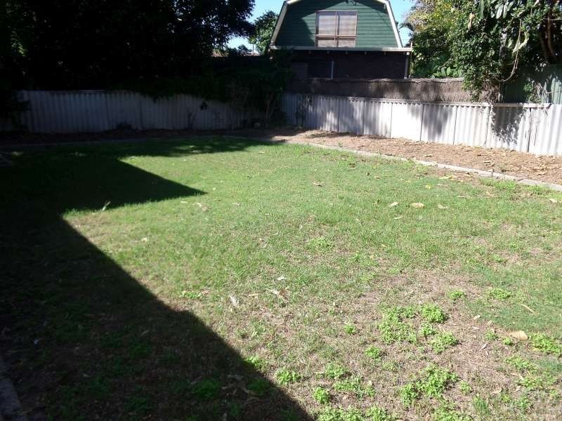 30 Bordeaux Parade, Mermaid Waters QLD 4218