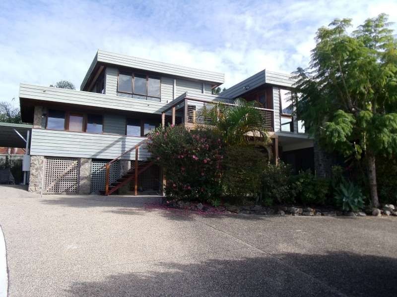 207 Heeb Street, Benowa QLD 4217