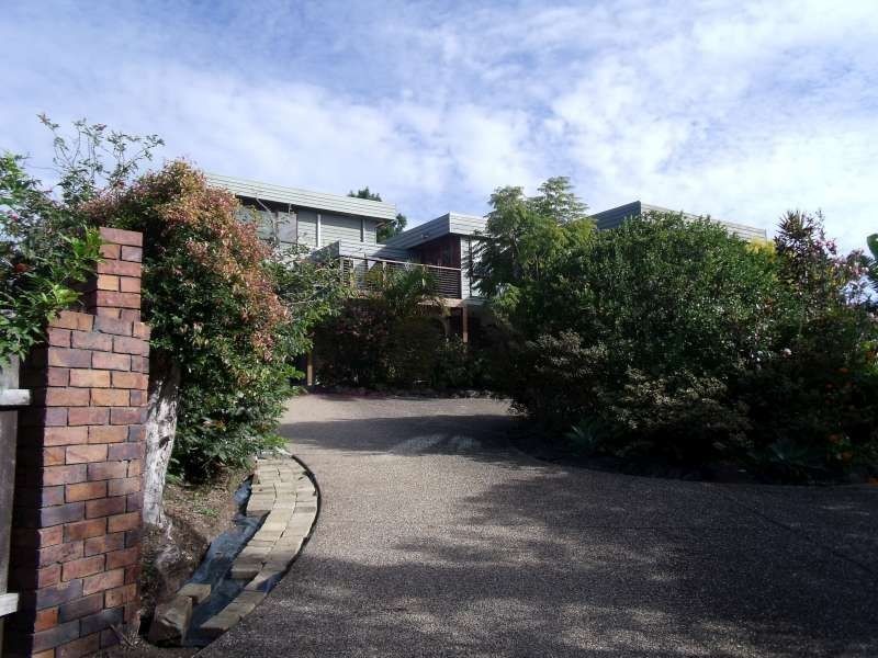 207 Heeb Street, Benowa QLD 4217