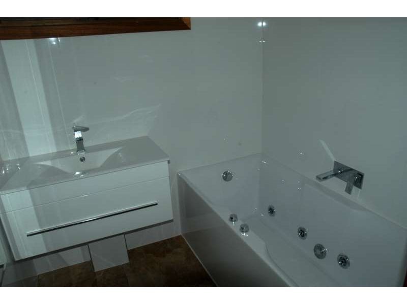 207 Heeb Street, Benowa QLD 4217