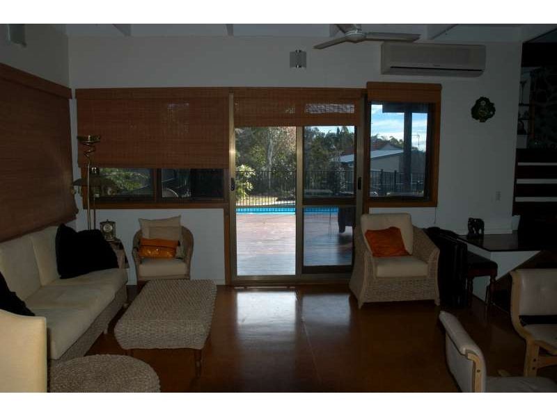 207 Heeb Street, Benowa QLD 4217