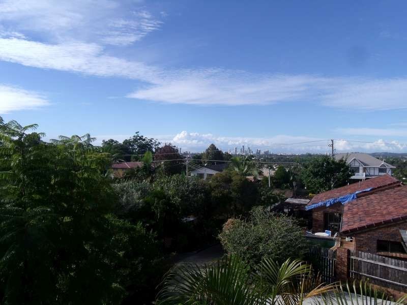 207 Heeb Street, Benowa QLD 4217