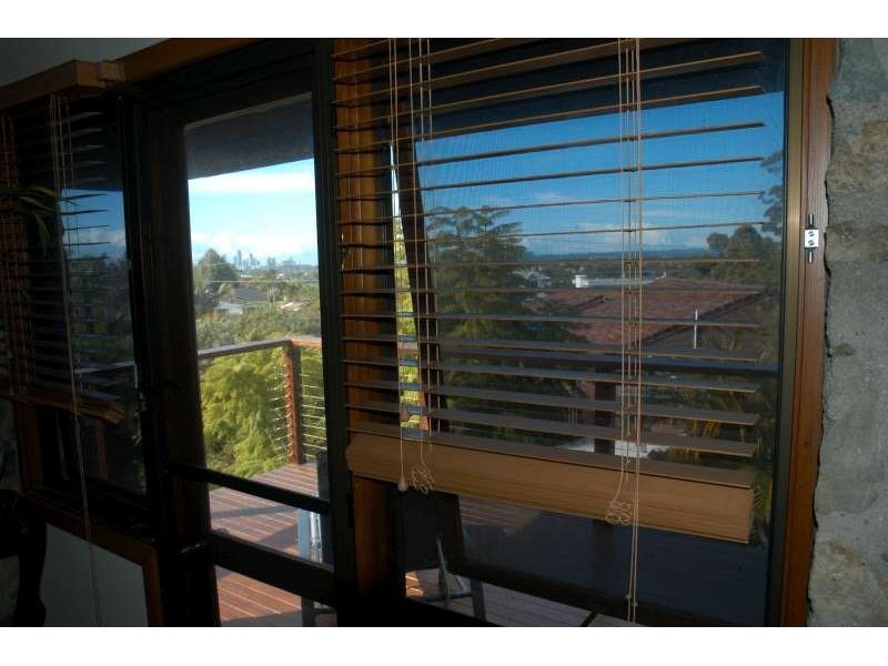 207 Heeb Street, Benowa QLD 4217