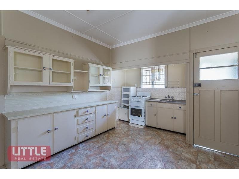 33 Bega Street, Grange QLD 4051