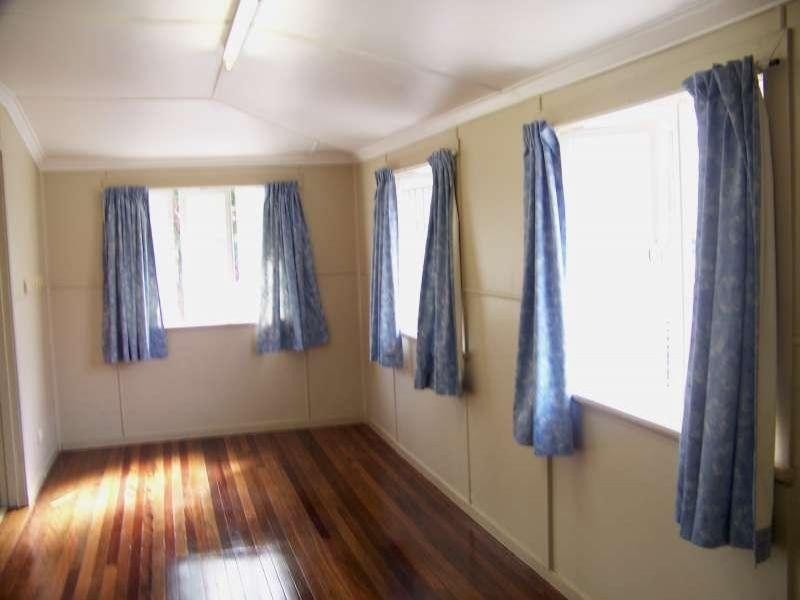 33 Bega Street, Grange QLD 4051