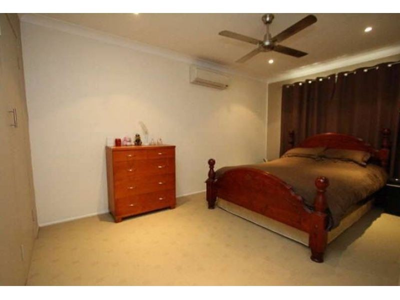 9 Juanita Grove, Springwood QLD 4127