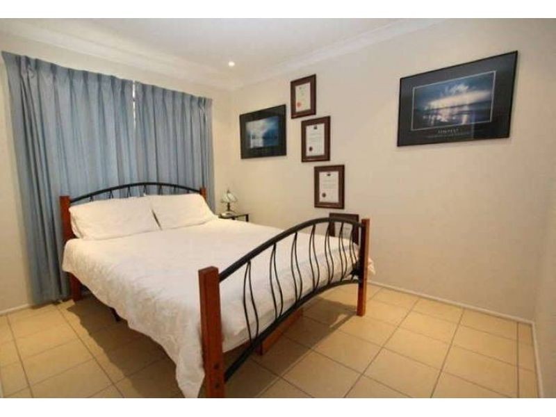 9 Juanita Grove, Springwood QLD 4127