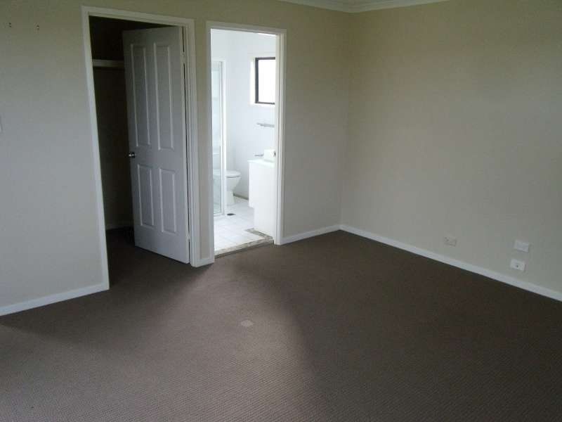 16 Joan Street, Southport QLD 4215