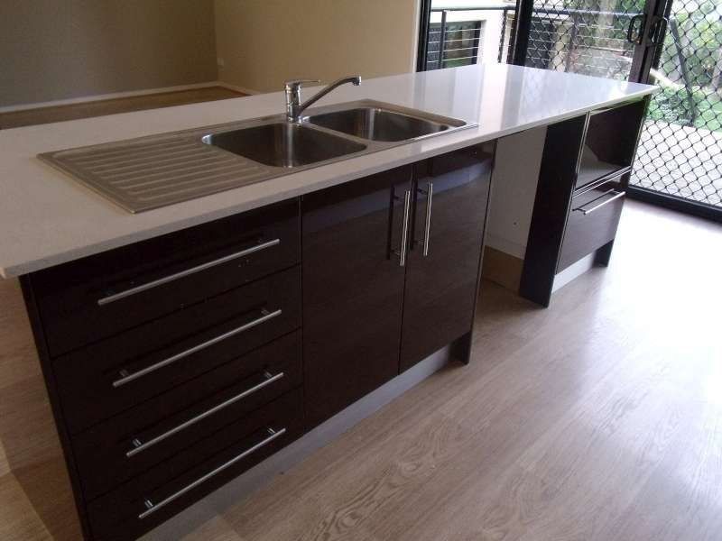 16 Joan Street, Southport QLD 4215