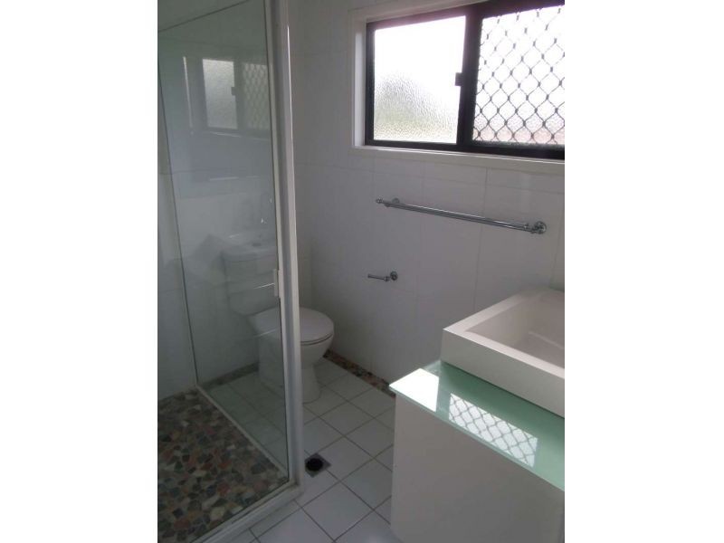 16 Joan Street, Southport QLD 4215