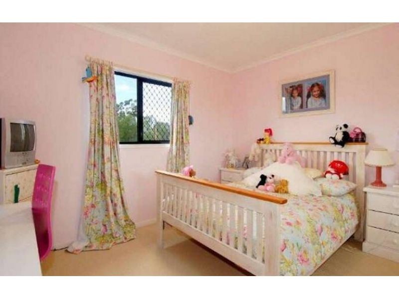 16 Joan Street, Southport QLD 4215