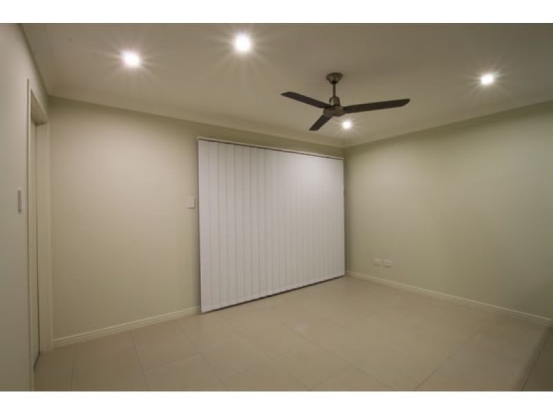 2/1 Nadia Place (Cnr Lanita Chase) n/a, Morayfield QLD 4506