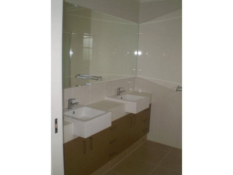 16/17 Great Southern Drive, Robina QLD 4226