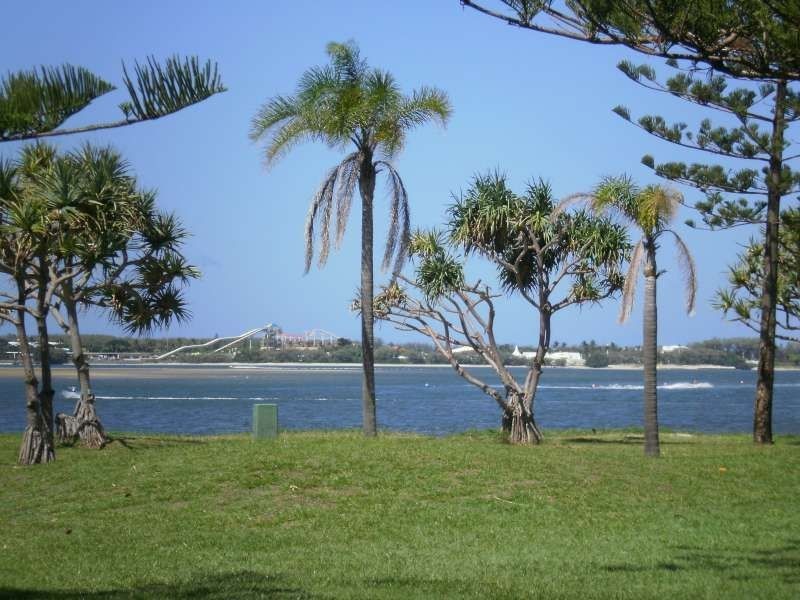 10/224 Marine Parade, Labrador QLD 4215