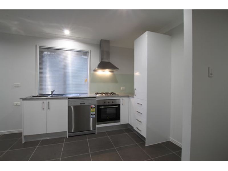 2/5 Gabrielle Court, Kallangur QLD 4503