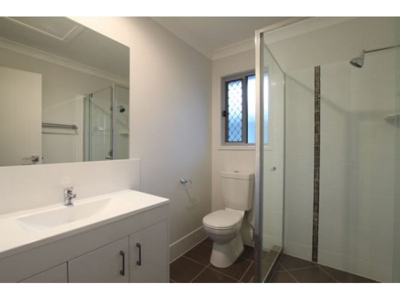 2/5 Gabrielle Court, Kallangur QLD 4503