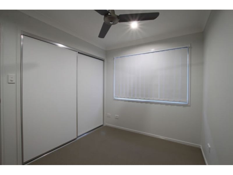 2/5 Gabrielle Court, Kallangur QLD 4503