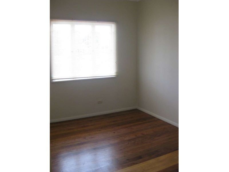 25 Thomas Street, Camp Hill QLD 4152