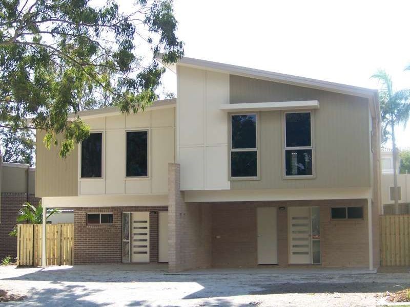 2/135 Falconer Avenue, Southport QLD 4215