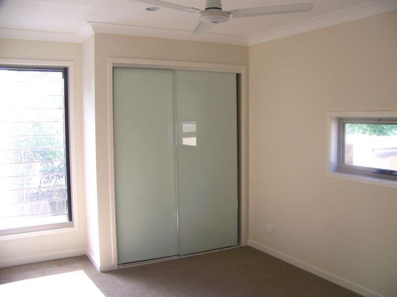 2/135 Falconer Avenue, Southport QLD 4215