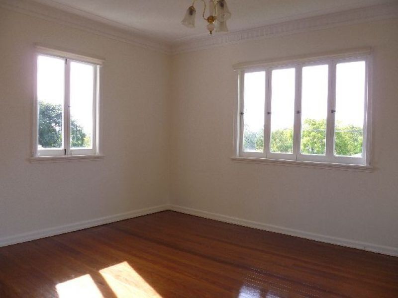 12 Greendale Street, Morningside QLD 4170