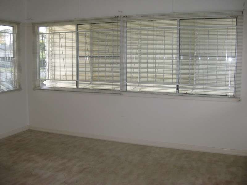 18 Plume Street, Redcliffe QLD 4020
