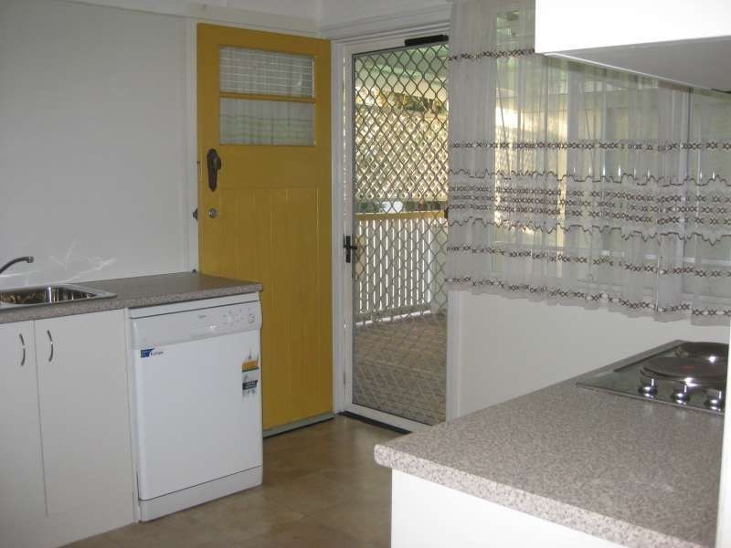 18 Plume Street, Redcliffe QLD 4020